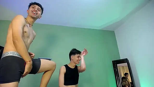 Snapshot of Michael_twink_ chatting on September 2025 10:01:02 PM Michael twink online show from September 2025 10:01:02 PM