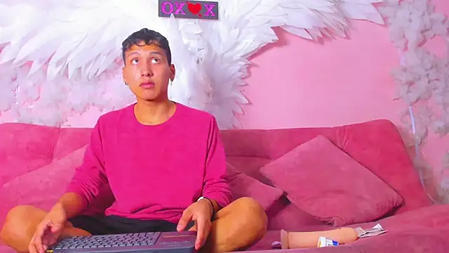 spicy adonhis online show from December 2025 12:58:01 PM