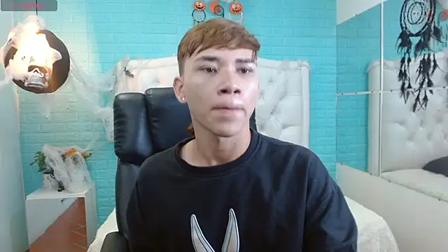 nathanclay online show from November 2025 03:42:02 AM