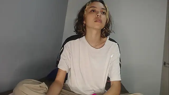 brisazanes online show from November 2025 02:06:01 AM