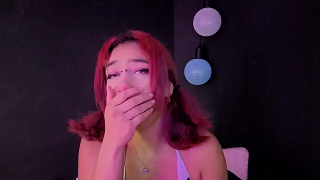 zoelight18 online show from September 2025 05:20:01 AM