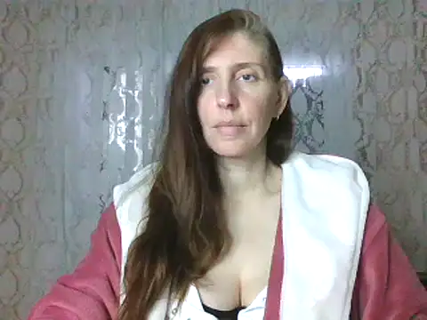 Snapshot of CandiCole chatting on November 2025 05:28:02 AM CandiCole online show from November 2025 05:28:02 AM