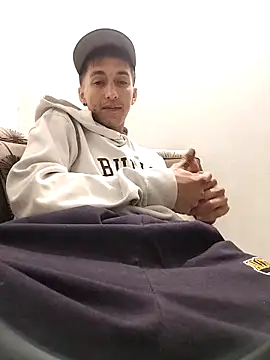 Carlos11123 online show from October 2025 11:26:02 PM