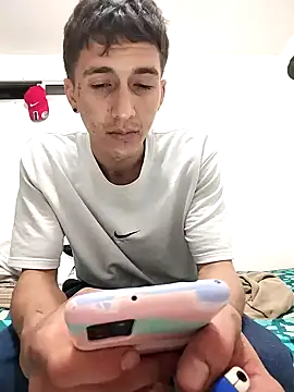 Carlos11123 online show from October 2025 03:17:01 AM