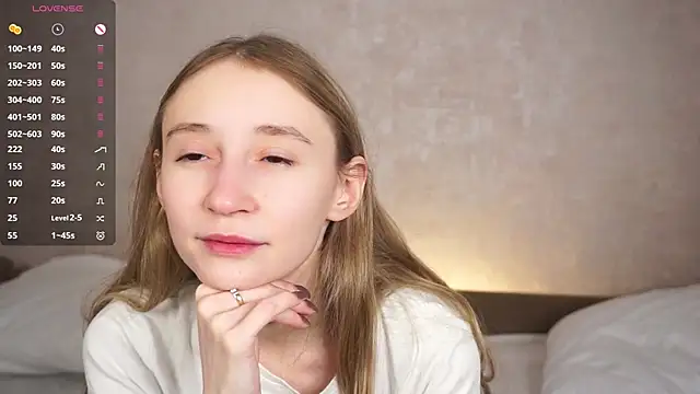 Snapshot of BeatrixHiett chatting on September 2025 04:25:02 AM BeatrixHiett online show from September 2025 04:25:02 AM