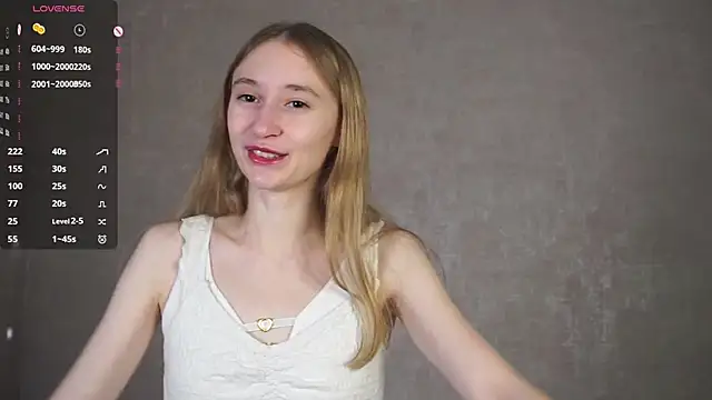 Snapshot of BeatrixHiett chatting on September 2025 03:43:02 AM BeatrixHiett online show from September 2025 03:43:02 AM