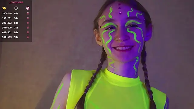 Snapshot of BeatrixHiett chatting on October 2025 04:00:01 AM BeatrixHiett online show from October 2025 04:00:01 AM