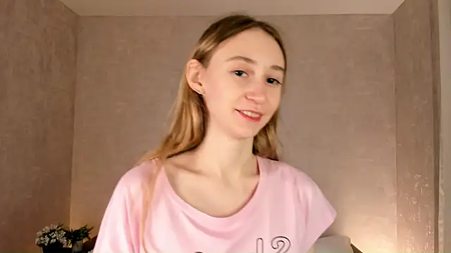 Snapshot of BeatrixHiett chatting on October 2025 03:25:01 AM BeatrixHiett online show from October 2025 03:25:01 AM