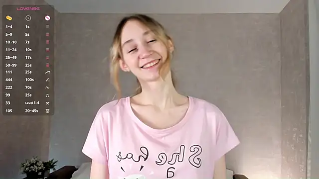 Snapshot of BeatrixHiett chatting on October 2025 02:30:01 AM BeatrixHiett online show from October 2025 02:30:01 AM