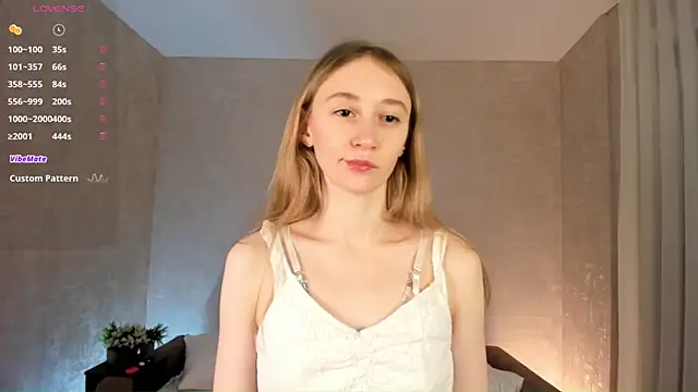 Snapshot of BeatrixHiett chatting on November 2025 04:01:02 AM BeatrixHiett online show from November 2025 04:01:02 AM