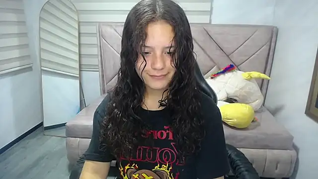 Snapshot of Velvet_Moon_V chatting on September 2025 01:11:02 PM Velvet Moon V online show from September 2025 01:11:02 PM