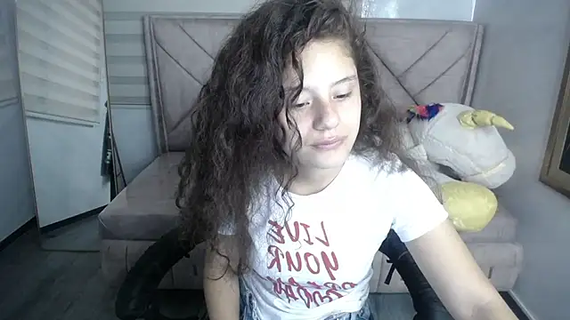 Snapshot of Velvet_Moon_V chatting on September 2025 01:13:01 PM Velvet Moon V online show from September 2025 01:13:01 PM