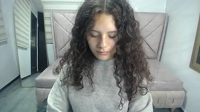 Snapshot of Velvet_Moon_V chatting on September 2025 01:16:02 PM Velvet Moon V online show from September 2025 01:16:02 PM