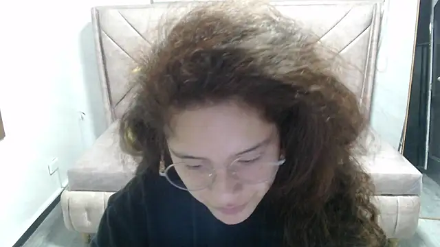 Snapshot of Velvet_Moon_V chatting on November 2025 01:11:02 PM Velvet Moon V online show from November 2025 01:11:02 PM