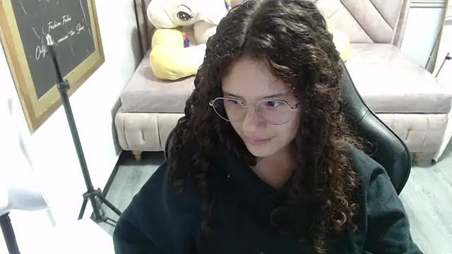 Snapshot of Velvet_Moon_V chatting on November 2025 01:10:02 PM Velvet Moon V online show from November 2025 01:10:02 PM