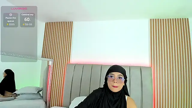 naishaa  online show from October 2025 06:49:02 PM