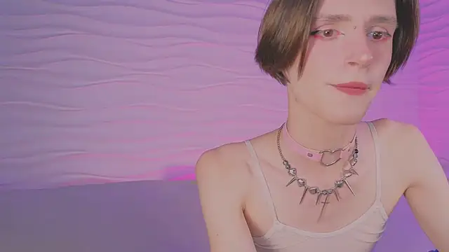 madi snow online show from November 2025 05:17:01 AM