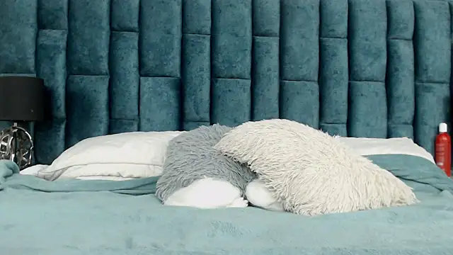 Emma Foxi online show from November 2025 08:46:02 PM