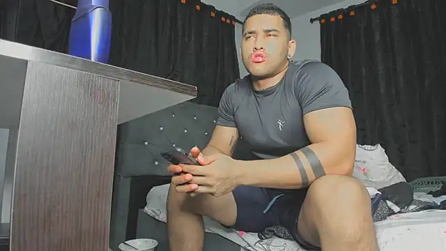 evan hardy online show from September 2025 02:47:02 AM