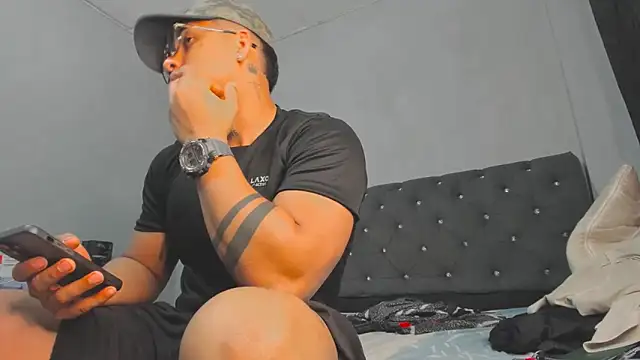 evan hardy online show from October 2025 03:07:01 AM