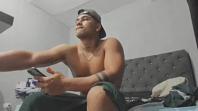 evan hardy online show from October 2025 03:51:02 AM