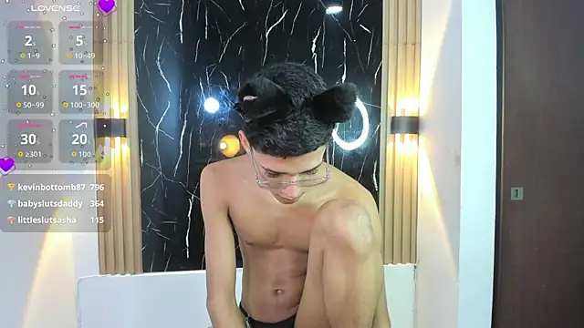 Snapshot of BILLY_JAMEES chatting on September 2025 12:00:02 AM BILLY JAMEES online show from September 2025 12:00:02 AM