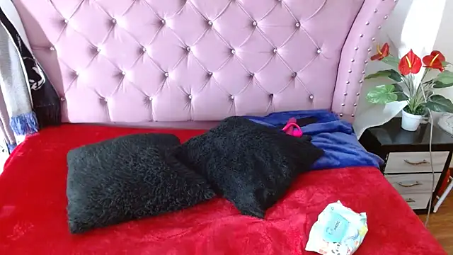 katalinathxandbritney1 online show from February 2026 04:43:02 AM