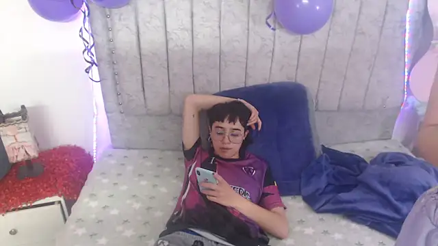 katalinathxandbritney1 online show from February 2026 04:19:02 AM