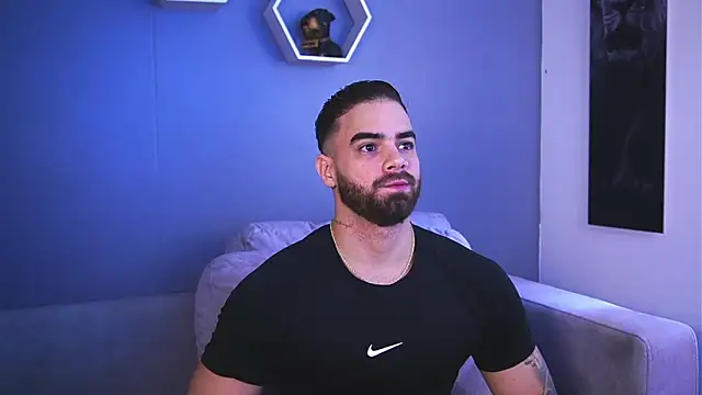 Paul Phoenix online show from October 2025 06:18:02 PM