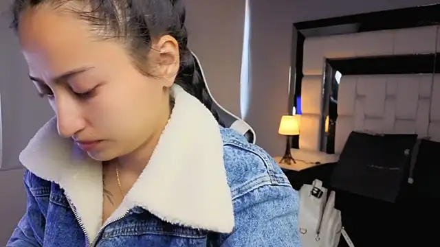 Adhara7 online show from April 2026 07:40:01 PM