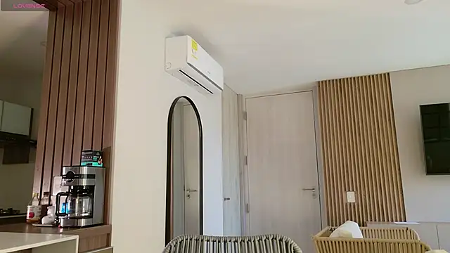 karinasantos  online show from September 2025 03:01:01 PM