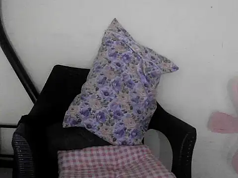 Snapshot of mimi15 chatting on November 2025 10:56:02 PM mimi15 online show from November 2025 10:56:02 PM