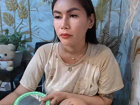 Snapshot of tshot_izzy_88 chatting on February 2026 12:37:02 AM tshot izzy 88 online show from February 2026 12:37:02 AM