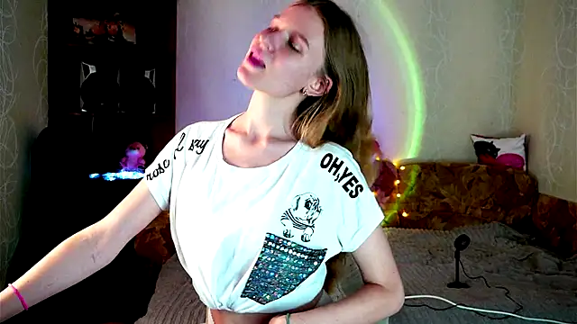 Snapshot of Luntryy chatting on November 2025 10:58:01 AM Luntryy online show from November 2025 10:58:01 AM