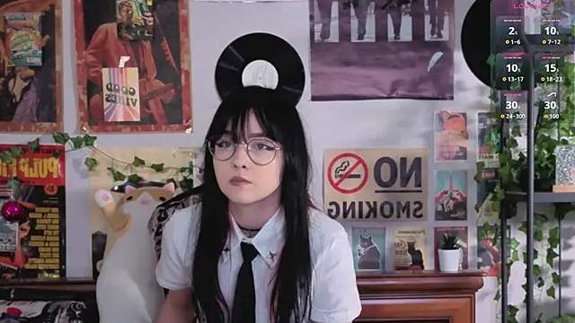 BereniceBattersby online show from November 2025 10:06:02 AM