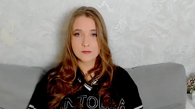 Snapshot of EiraWise chatting on November 2025 10:48:02 AM EiraWise online show from November 2025 10:48:02 AM