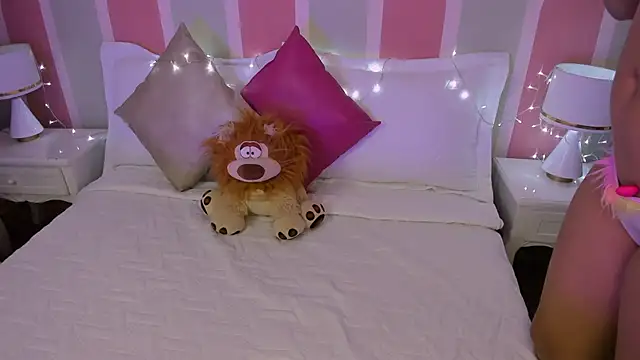 Snapshot of Shaleena_ chatting on December 2025 08:15:02 PM Shaleena online show from December 2025 08:15:02 PM