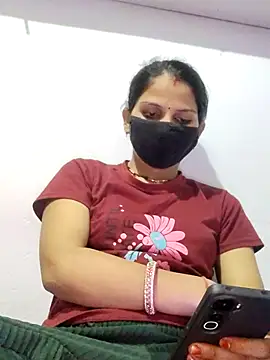 poojam93 online show from October 2025 02:10:01 PM