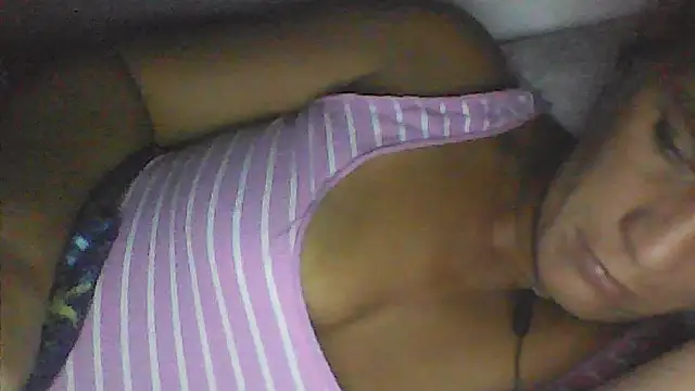 Snapshot of sarahkat86 chatting on February 2026 02:21:02 AM sarahkat86 online show from February 2026 02:21:02 AM