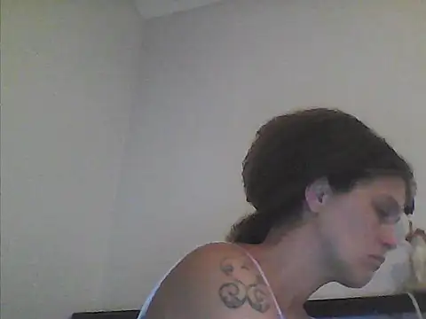 Snapshot of sarahkat86 chatting on March 2026 11:21:02 PM sarahkat86 online show from March 2026 11:21:02 PM
