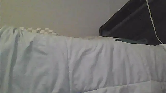 Snapshot of sarahkat86 chatting on April 2026 11:50:01 PM sarahkat86 online show from April 2026 11:50:01 PM