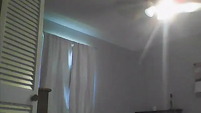 Snapshot of sarahkat86 chatting on April 2026 10:01:01 PM sarahkat86 online show from April 2026 10:01:01 PM