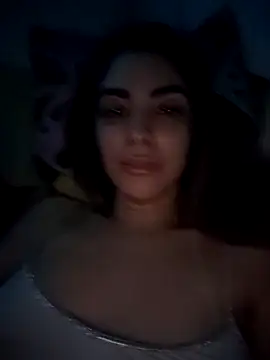 Snapshot of CristalHeart_ chatting on February 2026 03:18:02 AM CristalHeart online show from February 2026 03:18:02 AM