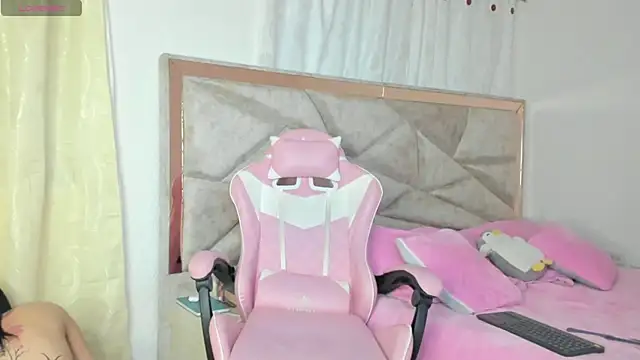 kendal hot01 online show from October 2025 09:56:01 PM