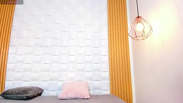 Snapshot of AriaBelle chatting on September 2025 05:02:02 PM AriaBelle online show from September 2025 05:02:02 PM