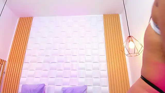 Snapshot of AriaBelle chatting on September 2025 07:03:01 PM AriaBelle online show from September 2025 07:03:01 PM