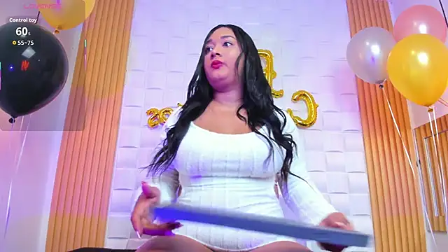 Snapshot of AriaBelle chatting on October 2025 07:05:01 PM AriaBelle online show from October 2025 07:05:01 PM