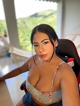 samanthahut1 online show from April 2026 09:01:02 PM