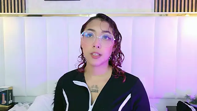 Snapshot of Olivejoness chatting on October 2025 12:42:02 AM Olivejoness online show from October 2025 12:42:02 AM