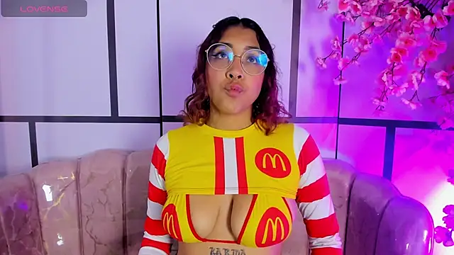 Snapshot of Olivejoness chatting on October 2025 04:57:01 AM Olivejoness online show from October 2025 04:57:01 AM